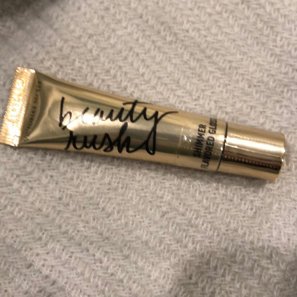 Shimmer lip gloss